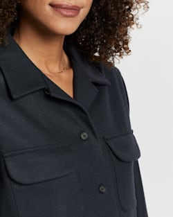 ALTERNATE VIEW OF WOMEN'S SOLID BOYFRIEND BOARD SHIRT IN SLATE image number 2