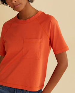 ALTERNATE VIEW OF WOMEN'S DESCHUTES RAGLAN-SLEEVE TEE IN RUST OCHRE image number 2