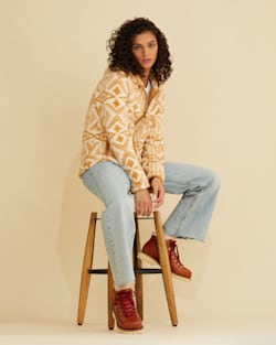 ALTERNATE VIEW OF WOMEN'S FLEECE HOODED JACKET IN NATURAL/CAMEL DIAMOND RIVER image number 3