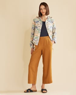 WOMEN�S BROADWAY LINEN PANTS IN MEDAL BRONZE image number 1