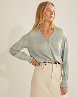 ALTERNATE VIEW OF WOMEN'S AMELIA V-NECK SHIRT IN SILVER BLUE/SANDSHELL CHECK image number 2
