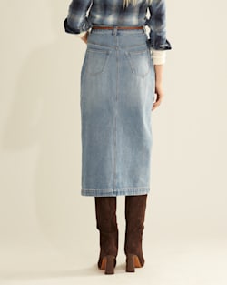 ALTERNATE VIEW OF WOMEN'S LONG DENIM SKIRT IN LIGHT DENIM image number 4