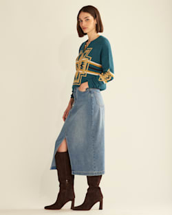 ALTERNATE VIEW OF WOMEN'S GRAPHIC COTTON PULLOVER IN DEEP TEAL MULTI HARDING image number 2