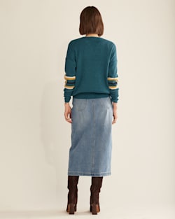 ALTERNATE VIEW OF WOMEN'S GRAPHIC COTTON PULLOVER IN DEEP TEAL MULTI HARDING image number 3