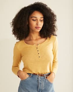 WOMEN'S LONG-SLEEVE COTTON SLUB HENLEY TEE IN PALE GOLD image number 1