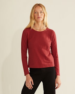 WOMEN'S LONG-SLEEVE COTTON SLUB TEE IN ROSEWOOD image number 1