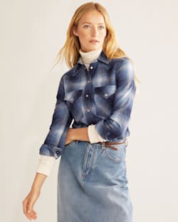 WOMEN'S SNAP-FRONT CANYON SHIRT IN BLUE MIX OMBRE image number 1