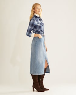 ALTERNATE VIEW OF WOMEN'S SNAP-FRONT CANYON SHIRT IN BLUE MIX OMBRE image number 2