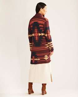 ALTERNATE VIEW OF WOMEN'S GRAPHIC SWEATER COAT IN MAROON MULTI image number 3