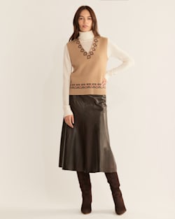 WOMEN'S HARLOW SWEATER VEST IN DESERT SAND MULTI image number 1