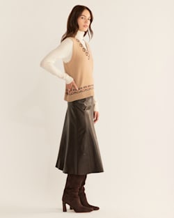 ALTERNATE VIEW OF WOMEN'S HARLOW SWEATER VEST IN DESERT SAND MULTI image number 2