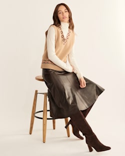 ALTERNATE VIEW OF WOMEN'S HARLOW SWEATER VEST IN DESERT SAND MULTI image number 5