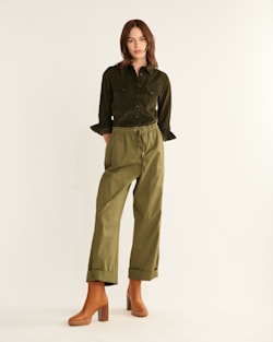 WOMEN'S CORDUROY GAMBLER SHIRT IN ROSIN GREEN image number 1