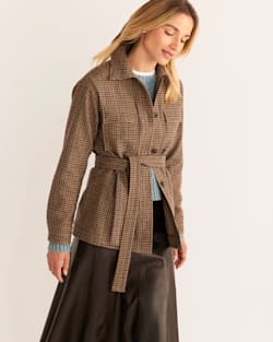 ALTERNATE VIEW OF WOMEN'S WEST END WOOL SHIRT JACKET IN TAN DISTRICT CHECK image number 5