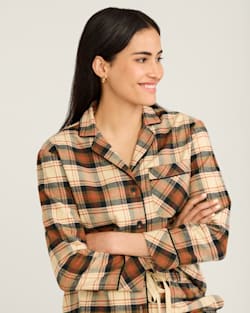 ALTERNATE VIEW OF WOMEN'S PLAID FLANNEL PAJAMA SET IN TAN/BLACK/BRICK image number 4