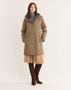 WOMEN'S HAYDEN HOODED RAGLAN TOPPER IN NEUTRAL HOUNDSTOOTH image number 1