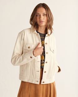 ALTERNATE VIEW OF WOMEN'S DENIM TRUCKER JACKET IN NATURAL HIGHLAND PEAK image number 4