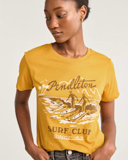 WOMEN'S SURF CLUB GRAPHIC TEE IN OLD GOLD image number 1
