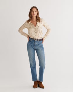 WOMEN'S PRINTED GAMBLER SHIRT IN SANDSHELL/BRONZE MULTI image number 1