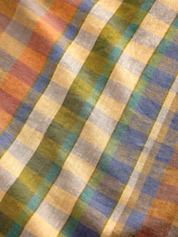 ALTERNATE VIEW OF WOMEN'S FLORA LINEN-BLEND POPOVER TOP IN WOODASH MULTI CHECK image number 5