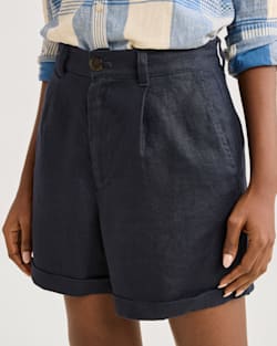 ALTERNATE VIEW OF WOMEN'S BIRCH BAY LINEN SHORTS IN NAVY image number 4