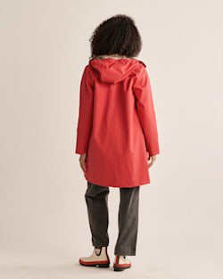 ALTERNATE VIEW OF WOMEN'S SEATTLE WATERPROOF SLICKER IN SUNSET RED image number 3