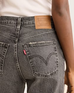 ALTERNATE VIEW OF WOMEN'S LEVI'S RIBCAGE STRAIGHT ANKLE JEANS IN WELL WORN image number 4