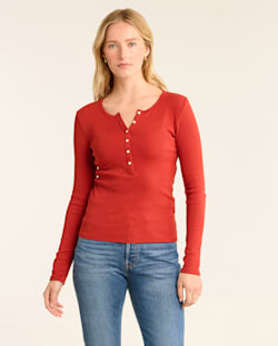 ALTERNATE VIEW OF WOMEN'S LONG-SLEEVE PIMA COTTON HENLEY IN RED OCHRE image number 4