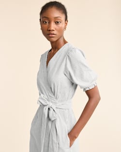 ALTERNATE VIEW OF WOMEN'S PUFF-SLEEVE WRAP DRESS IN VINTAGE INDIGO/WHITE image number 4