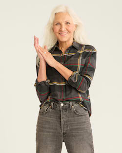 WOMEN'S PLAID BOYFRIEND DOUBLEBRUSHED FLANNEL SHIRT IN BLACK MULTI image number 1