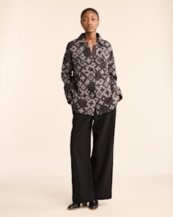 ALTERNATE VIEW OF WOMEN'S DOUBLESOFT SHIRT JACKET IN CHARCOAL TOSSED CROSS image number 6