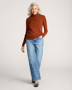 ALTERNATE VIEW OF WOMEN'S MERINO TURTLENECK IN ARABIAN SPICE HEATHER image number 4