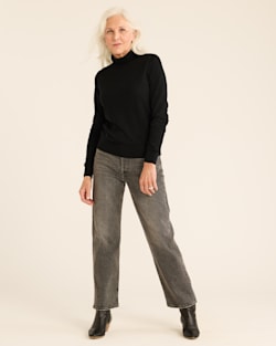 WOMEN'S MERINO TURTLENECK IN BLACK image number 1