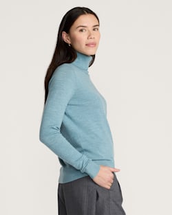 ALTERNATE VIEW OF WOMEN'S MERINO TURTLENECK IN SEA BLUE image number 3