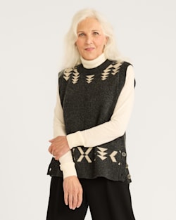 WOMEN'S RELAXED FIT LAMBSWOOL VEST IN BLACK/IRISH CREAM image number 1