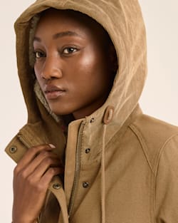 ALTERNATE VIEW OF WOMEN'S CEDAR CREEK CANVAS PARKA IN SADDLE image number 4