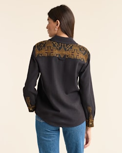 ALTERNATE VIEW OF WOMEN'S HARDING UTILITY SHIRT IN GREY/MAROON TWILL image number 3