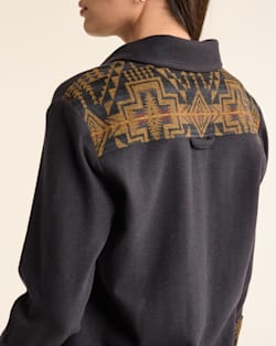 ALTERNATE VIEW OF WOMEN'S HARDING UTILITY SHIRT IN GREY/MAROON TWILL image number 5