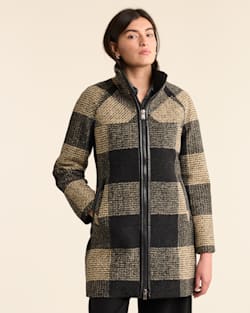 ALTERNATE VIEW OF WOMEN'S PACIFIC HEIGHTS TOPPER COAT IN GREY/TAN PLAID image number 4