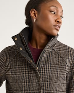 ALTERNATE VIEW OF WOMEN'S KINGSTON COMMUTER COAT IN NAVY/TAN GLEN PLAID image number 4