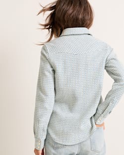 ALTERNATE VIEW OF WOMEN'S TEXTURED WOOL GAMBLER SHIRT IN BLUE TEXTURED CHECK image number 2