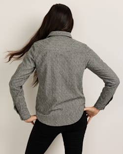 ALTERNATE VIEW OF WOMEN'S TEXTURED WOOL GAMBLER SHIRT IN BLACK DIAMOND MIX image number 3