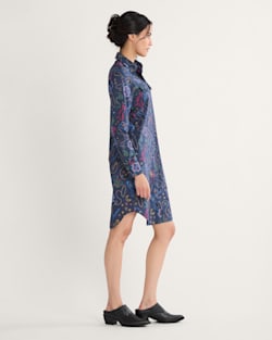 ALTERNATE VIEW OF WOMEN'S WESTERN PRINT GAMBLER SHIRT DRESS IN NAVY BRIGHTS image number 3