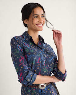 ALTERNATE VIEW OF WOMEN'S WESTERN PRINT GAMBLER SHIRT DRESS IN NAVY BRIGHTS image number 5