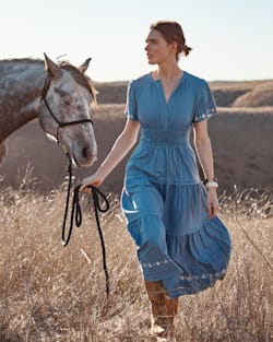 ALTERNATE VIEW OF WOMEN'S PENELOPE LINEN DRESS IN DUSTY BLUE image number 2