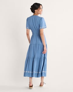 ALTERNATE VIEW OF WOMEN'S PENELOPE LINEN DRESS IN DUSTY BLUE image number 3