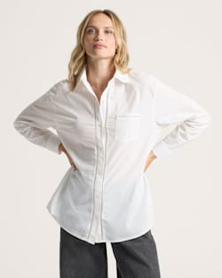 ALTERNATE VIEW OF WOMEN'S EVERLY POPLIN SHIRT IN WHITE image number 6