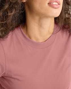 ALTERNATE VIEW OF WOMEN'S DESCHUTES TEE IN ROSE image number 4