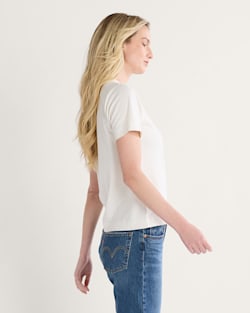 ALTERNATE VIEW OF WOMEN'S DESCHUTES TEE IN WHITE image number 3