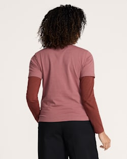 ALTERNATE VIEW OF WOMEN'S DESCHUTES TEE IN ROSE image number 2